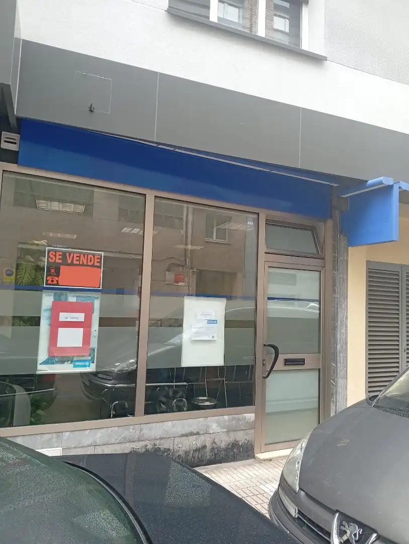 Local commercial à vendre à Calle Álvaro de Albornoz, imagen 2