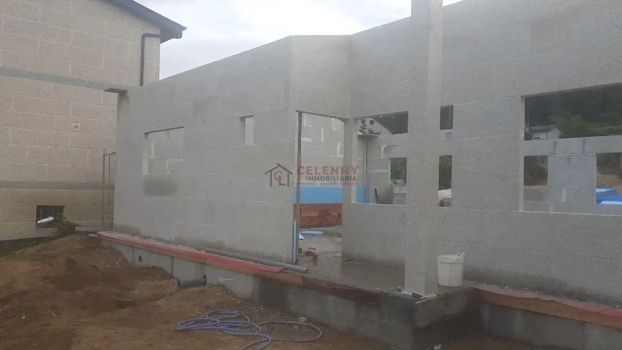 Exterior view of Houses for sale in Toén  with Heating, Private garden and Parquet flooring