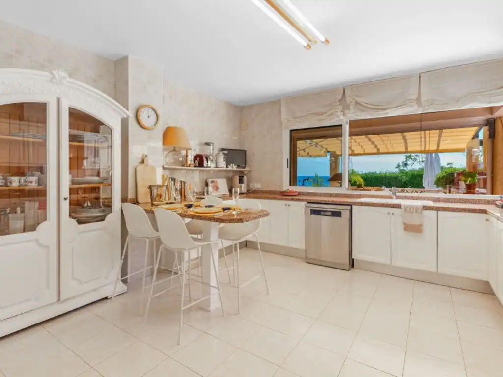 Houses for sale in Avenida Europa, Poble Nou - Montiboli