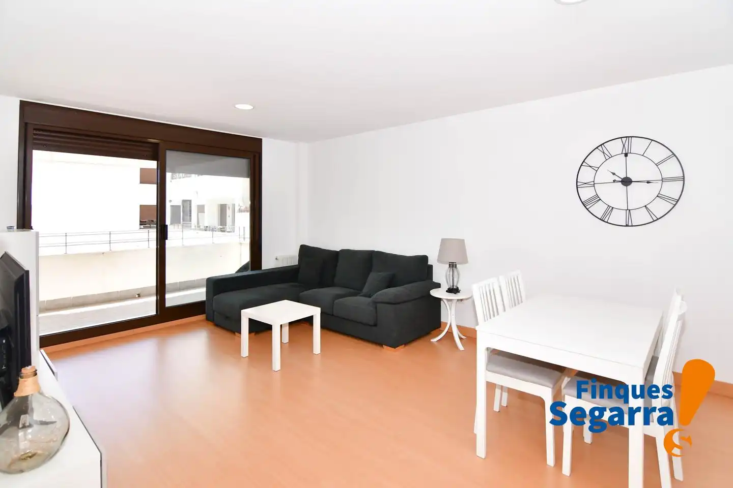Sala d'estar de Pis en venda en El Vendrell amb Calefacció, Terrassa i Piscina comunitària