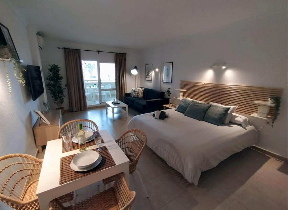 Bedroom of Study to rent in Benalmádena  with Air Conditioner, Terrace and Furnished