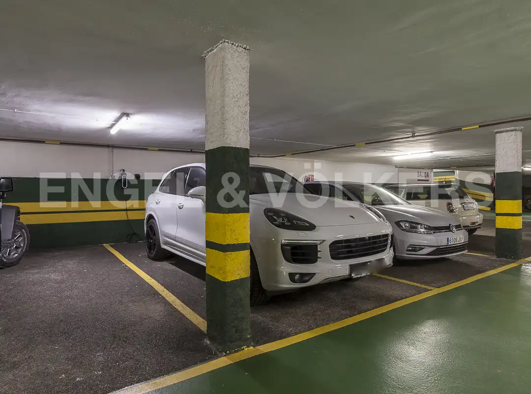 Parking de Piso en venta en Barcelona con Aire acondicionado, Calefacción y Terraza
