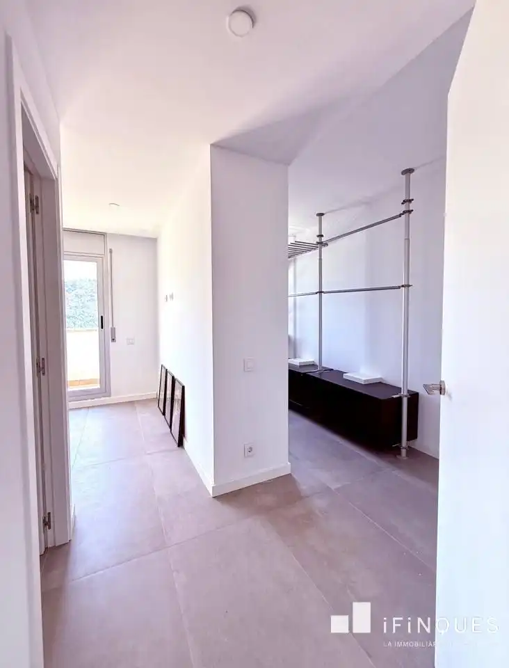 Casa adosada en venda en Castellar del Vallès amb Jardí privat, Terrassa i Balcó