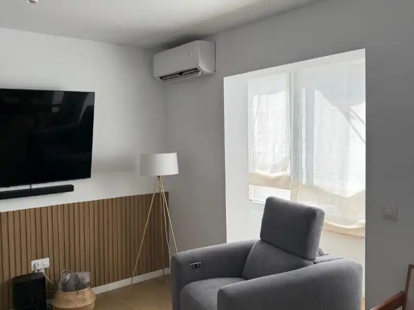 Wohnzimmer von Wohnung zum Verkauf in  Sevilla Capital mit Klimaanlage und Balkon