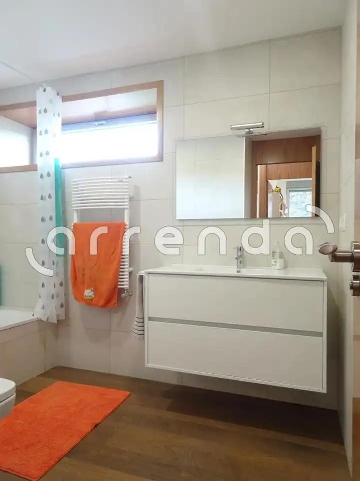 Bany de Casa o xalet de lloguer en Piélagos amb Jardí privat, Piscina i Moblat