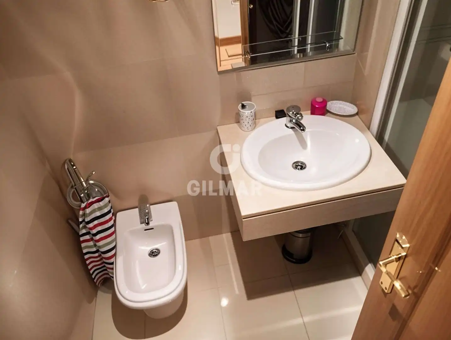 Baño de Piso en venta en Madrid con Calefacción y Jardín privado