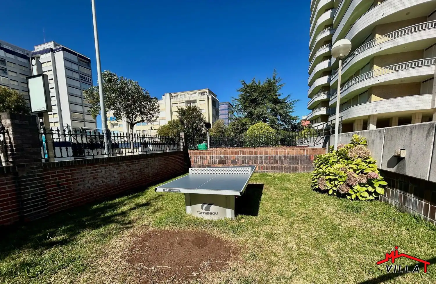 Vista exterior de Piso en venta en Laredo con Calefacción, Terraza y Amueblado