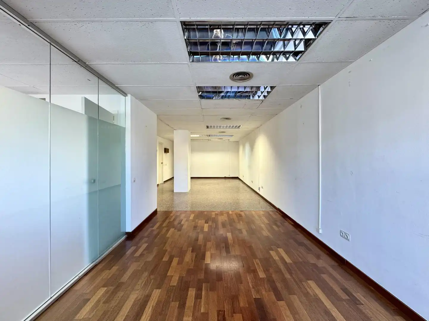 Bureau avec ascenseur à louer à de la Diputació, imagen 10