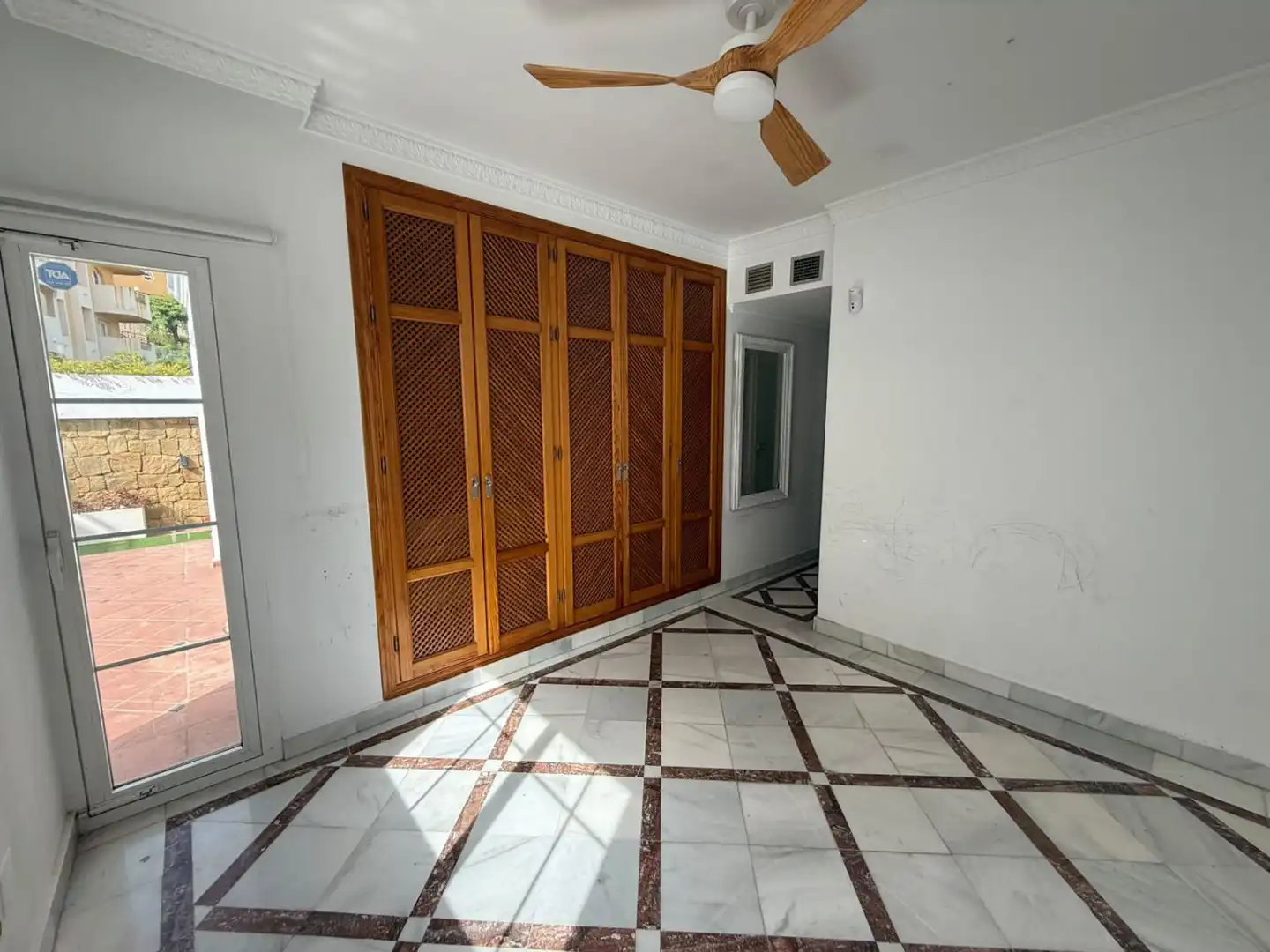 Dúplex en venta en Marbella con Calefacción, Terraza y Piscina comunitaria
