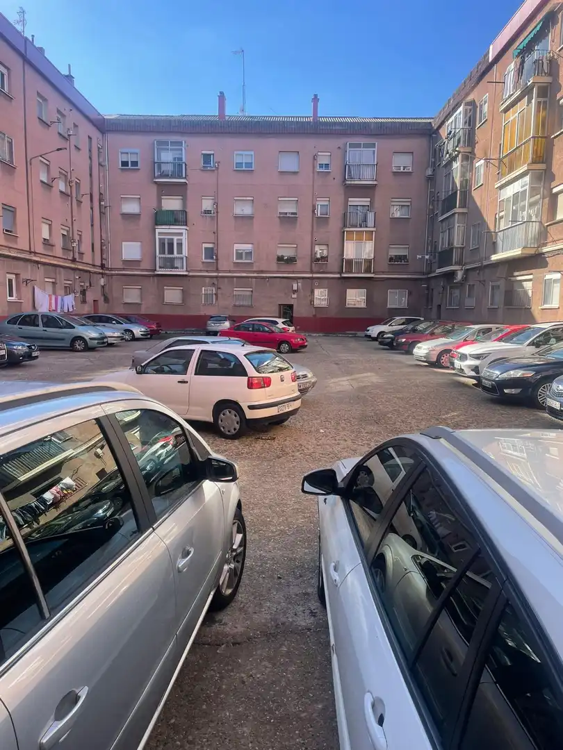 Aparcament de Pis en venda en Valladolid amb Calefacció