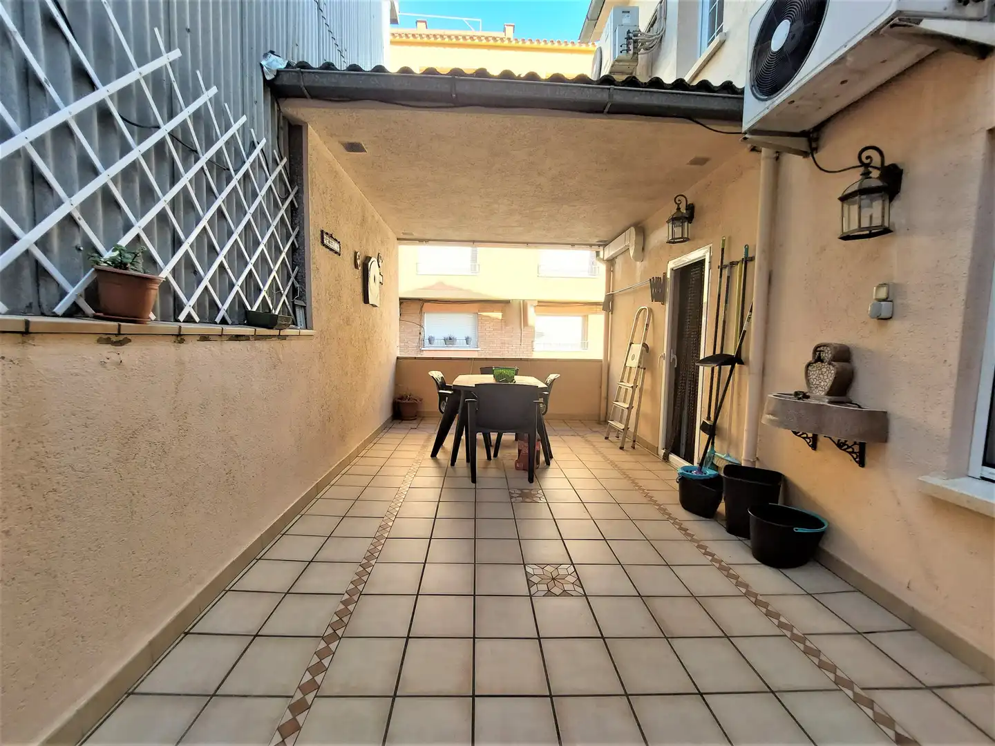 Casa pareada en venta en Carrer de Mossèn Cinto Verdaguer, imagen 2