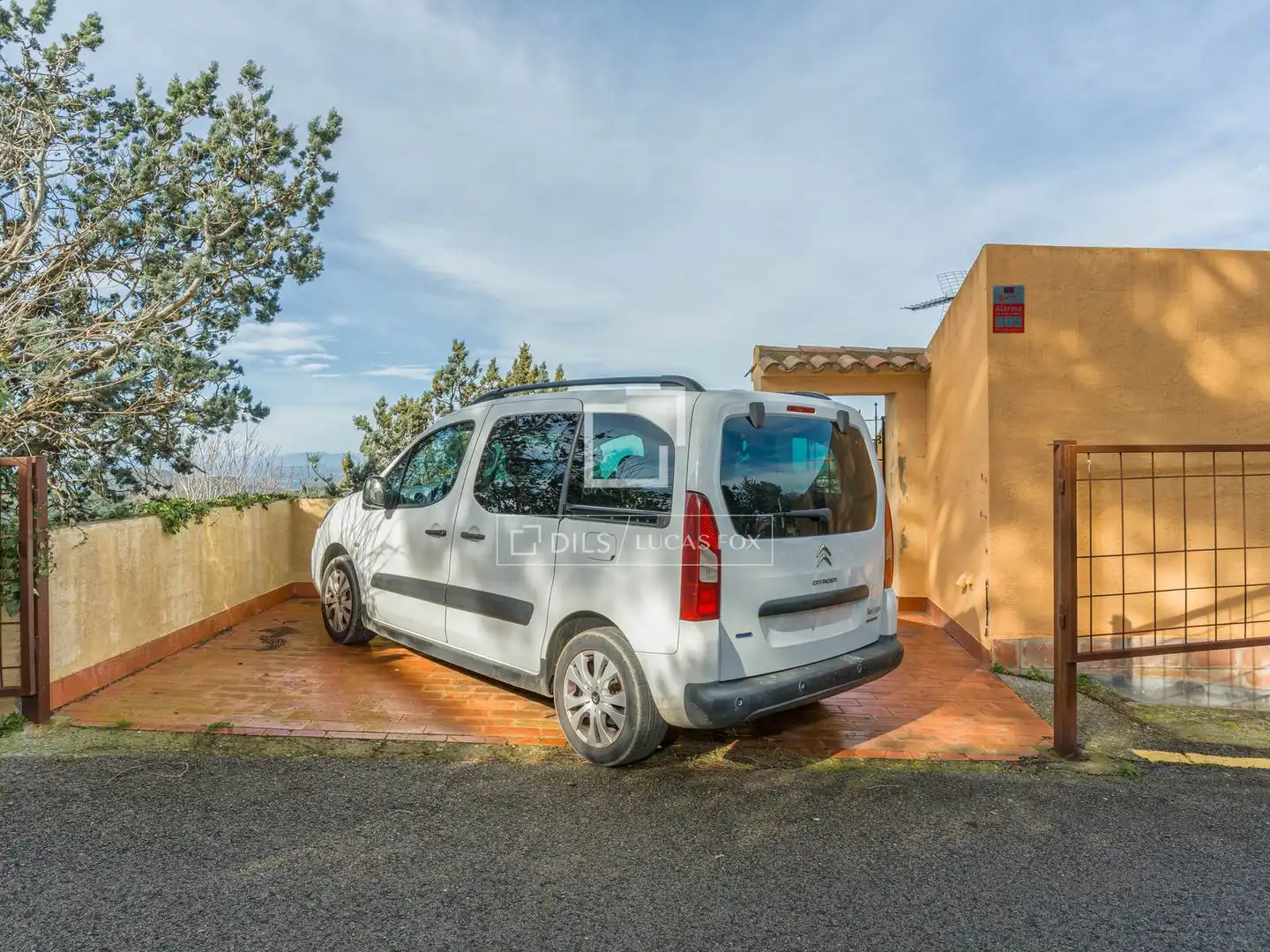 Aparcament de Casa o xalet en venda en Begur amb Aire condicionat, Calefacció i Jardí privat