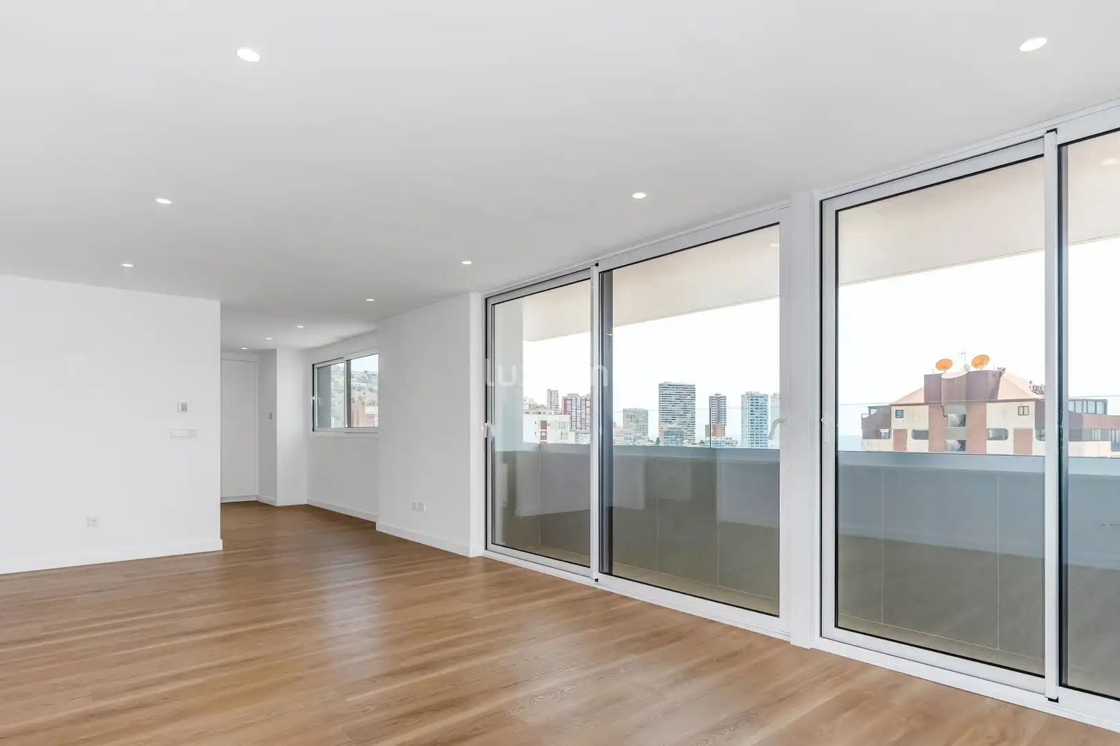 Living room of Flat for sale in Benidorm  with Air Conditioner, Heating and Private garden