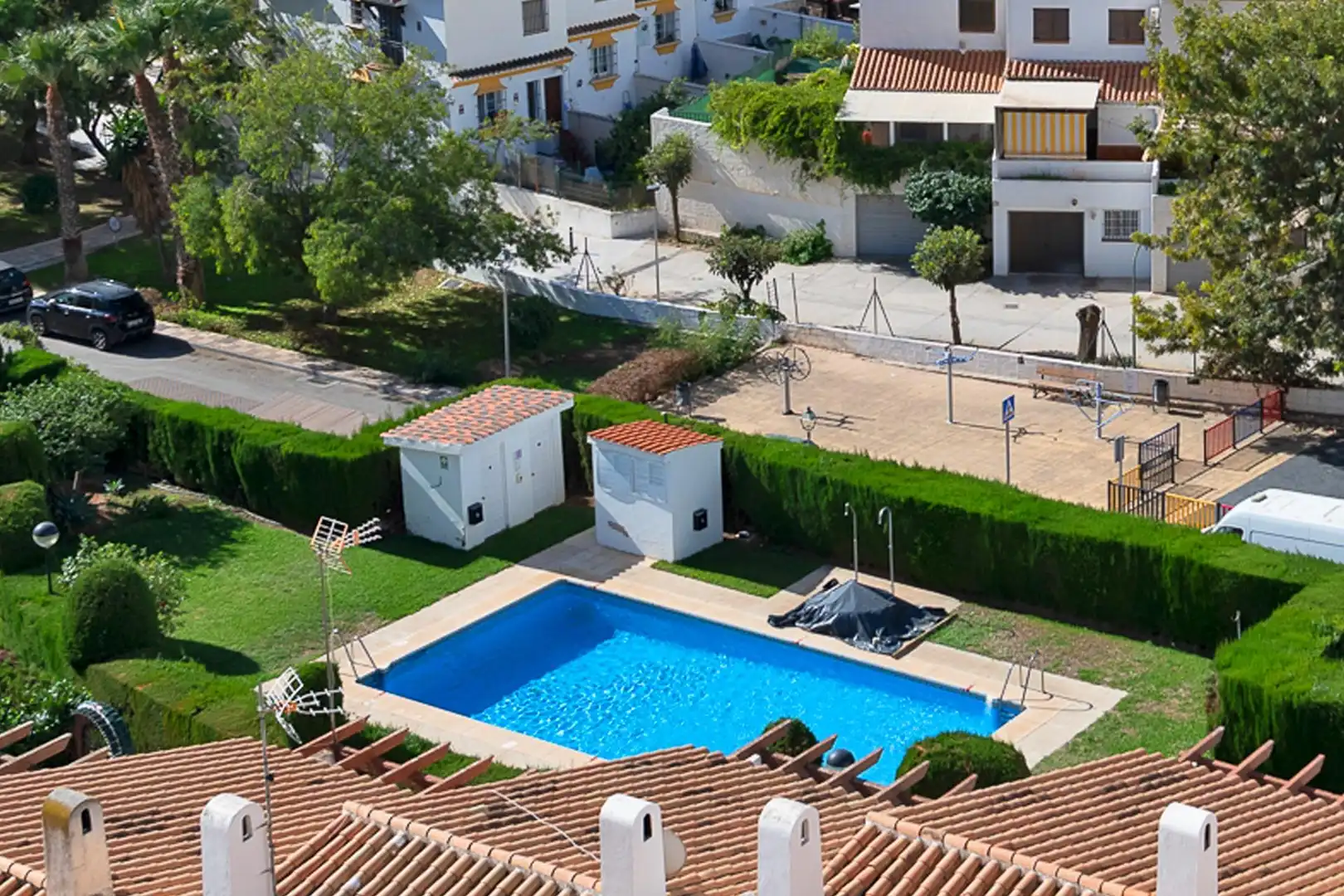 Piscina de Casa adosada en venta en Rincón de la Victoria con Terraza y Piscina comunitaria
