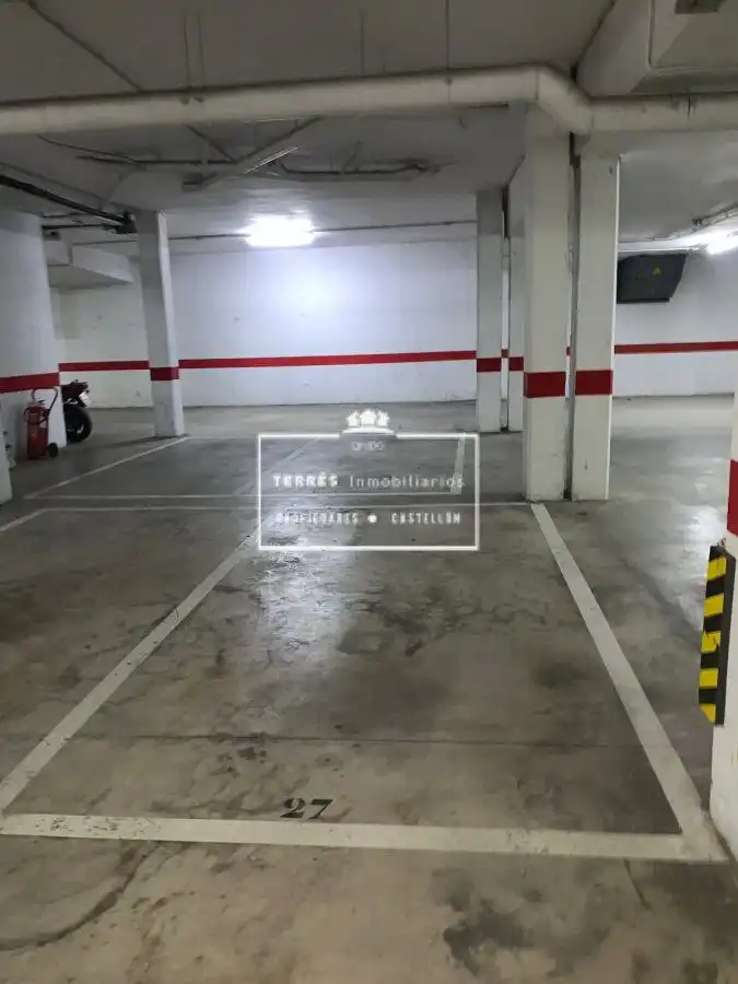 Parking de Piso en venta en Castellón de la Plana / Castelló de la Plana con Terraza, Trastero y Balcón