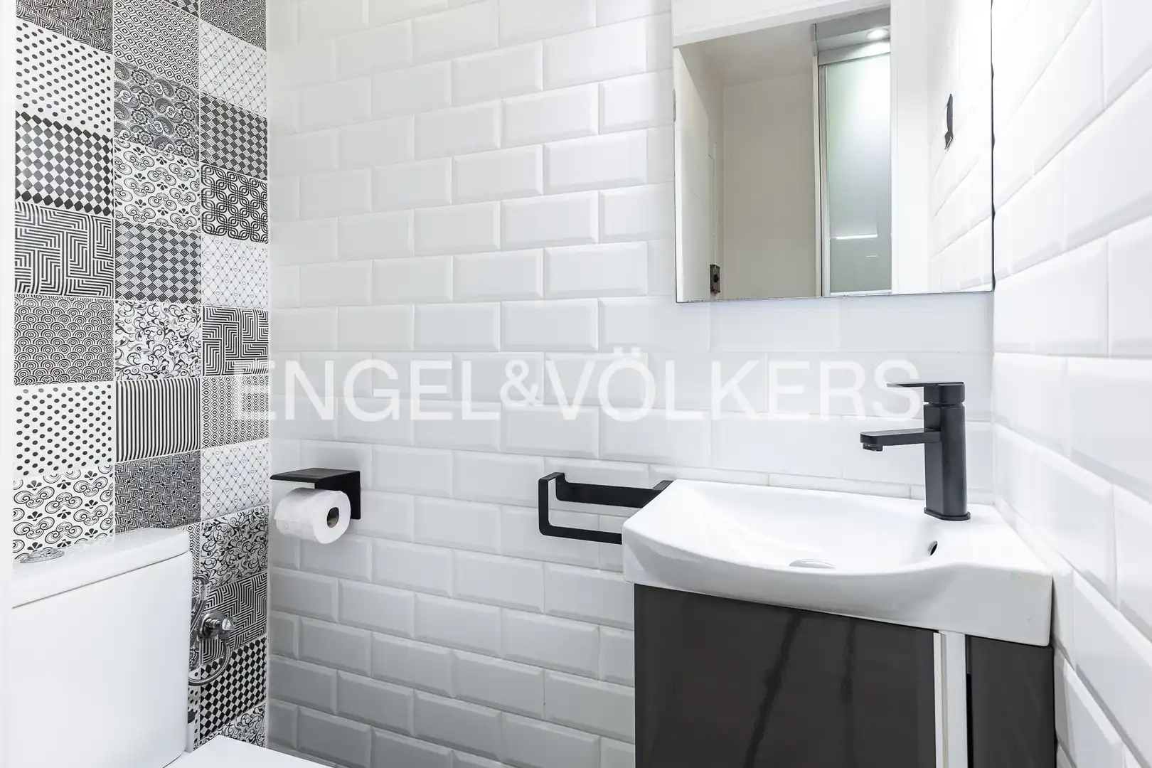 Bathroom of Houses for sale in Badalona  with Air Conditioner, Heating and Private garden
