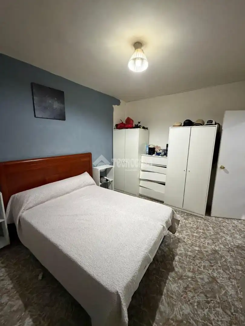 Bedroom of Flat for sale in Sevilla