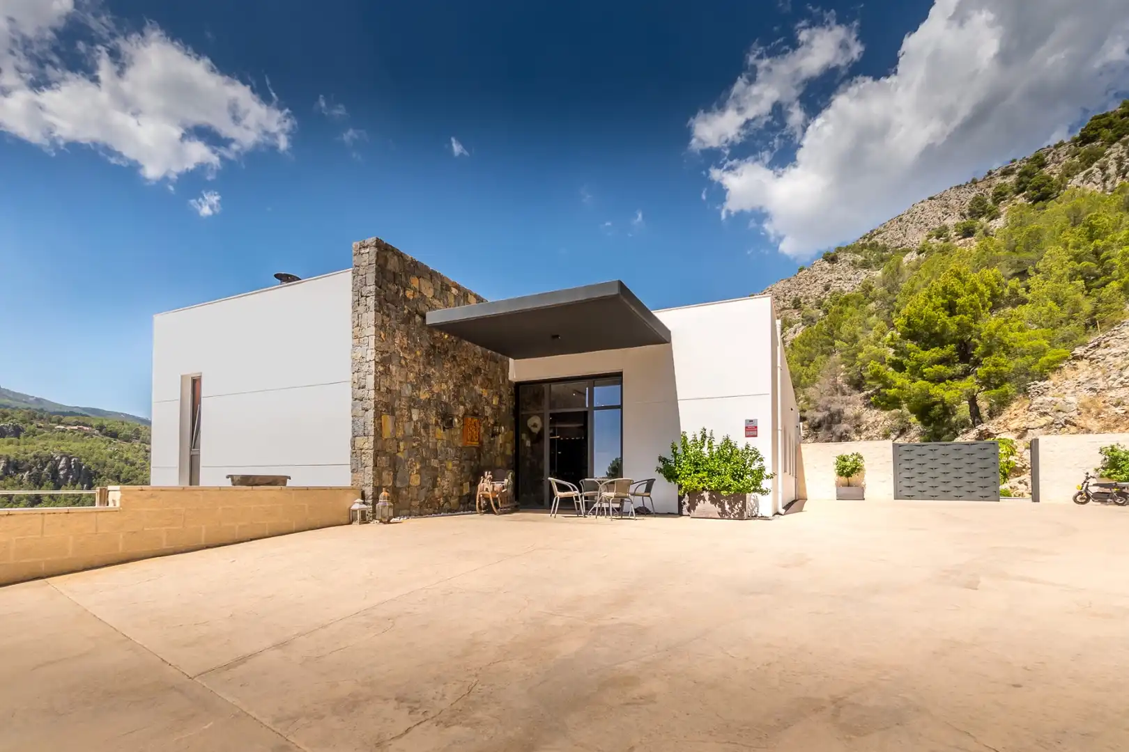 Vista exterior de Casa o chalet en venta en Callosa d'en Sarrià con Piscina