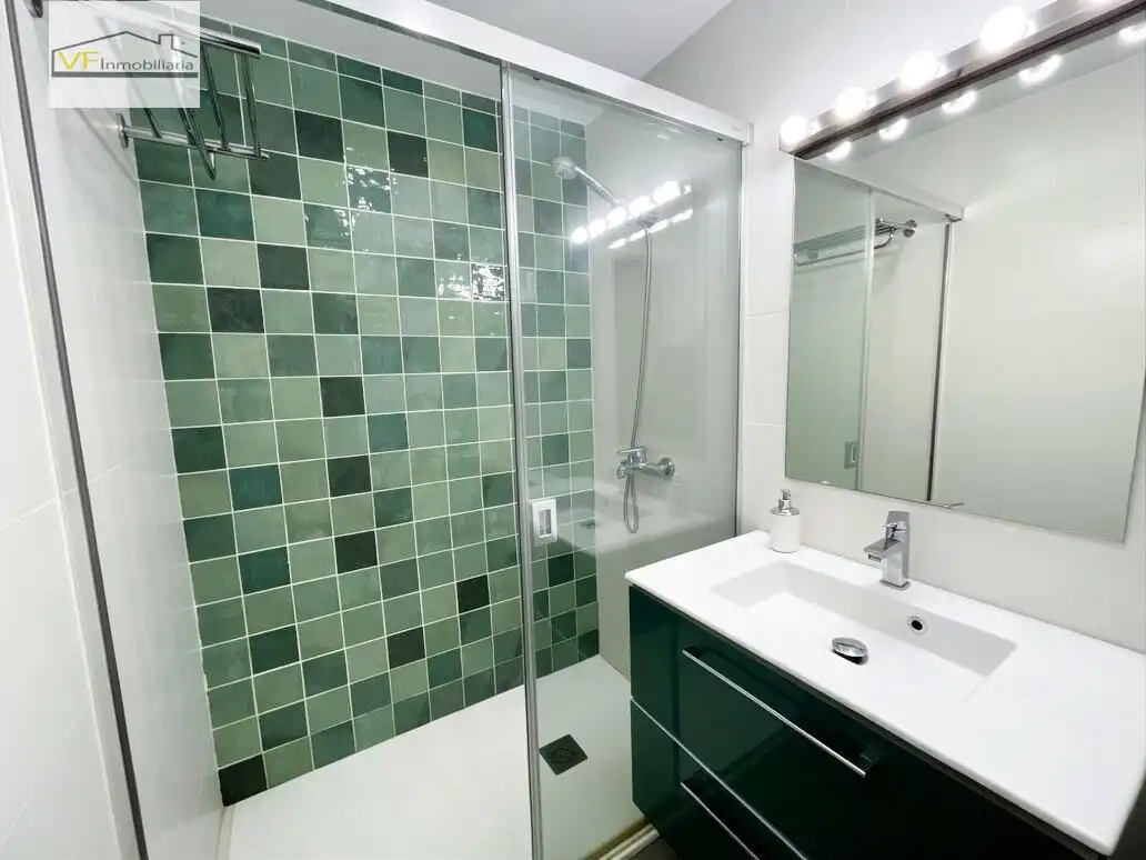 Bathroom of Flat for sale in Málaga  with Balcony
