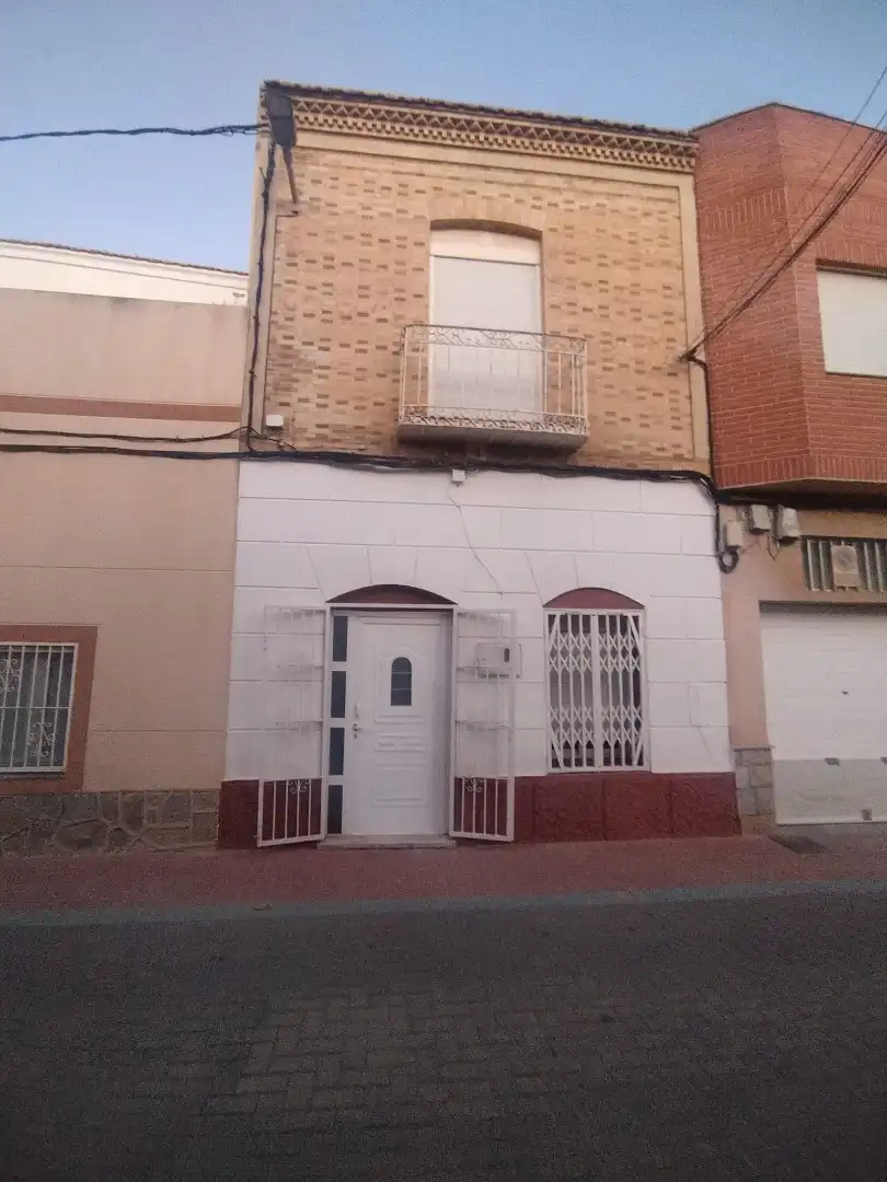 Außenansicht von Wohnung zum Verkauf in Los Alcázares mit Privatgarten, Möbliert und Ofen