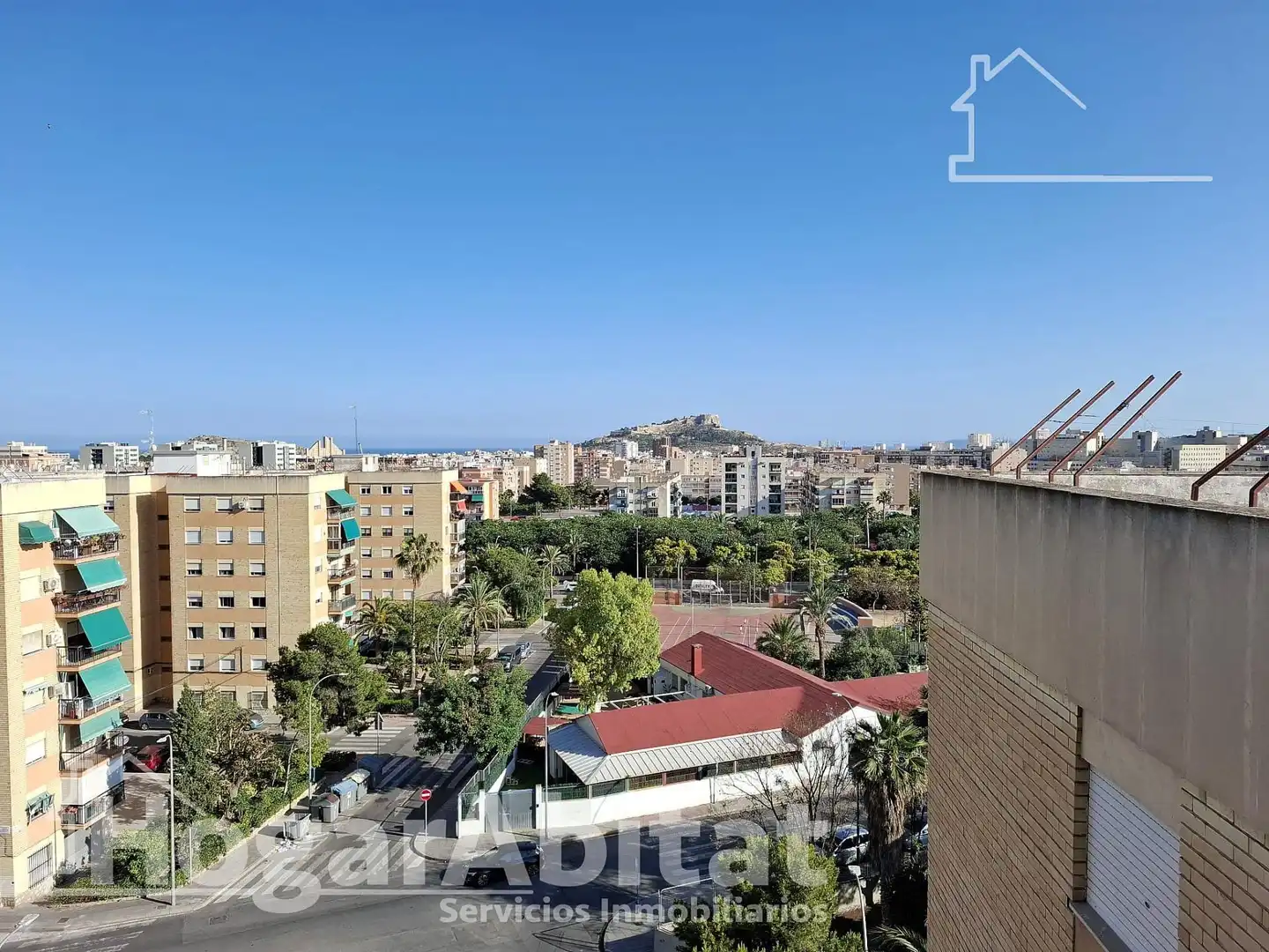 Vista exterior de Pis en venda en Alicante / Alacant amb Aire condicionat, Calefacció i Terrassa