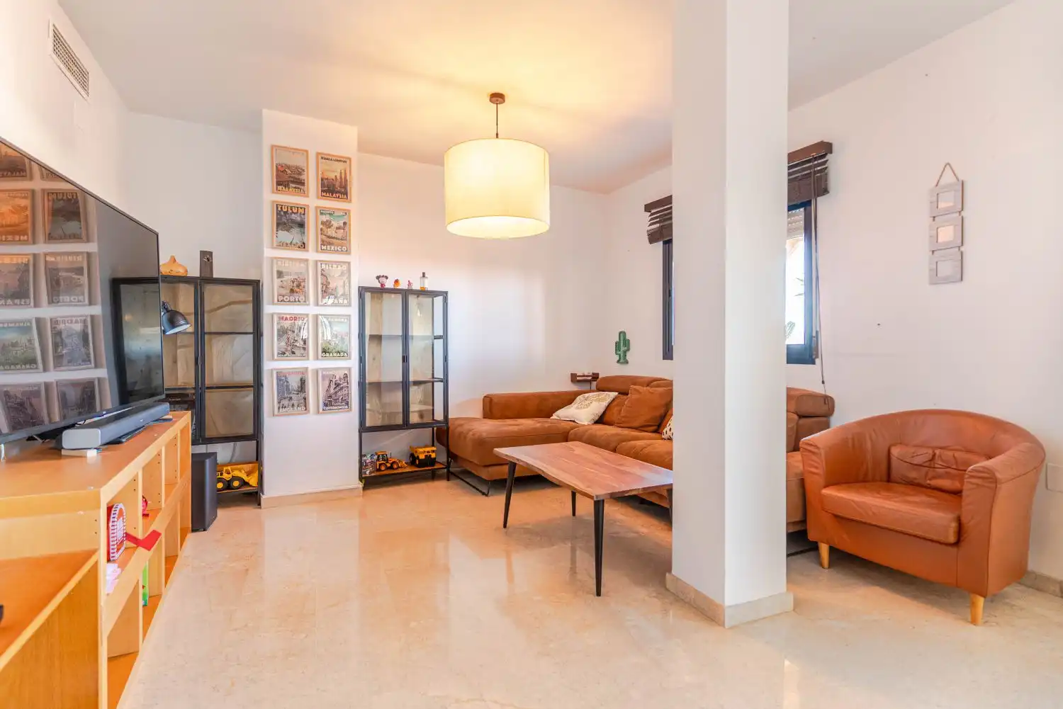 Sala de estar de Piso en venta en Motril con Terraza, Balcón y Piscina comunitaria