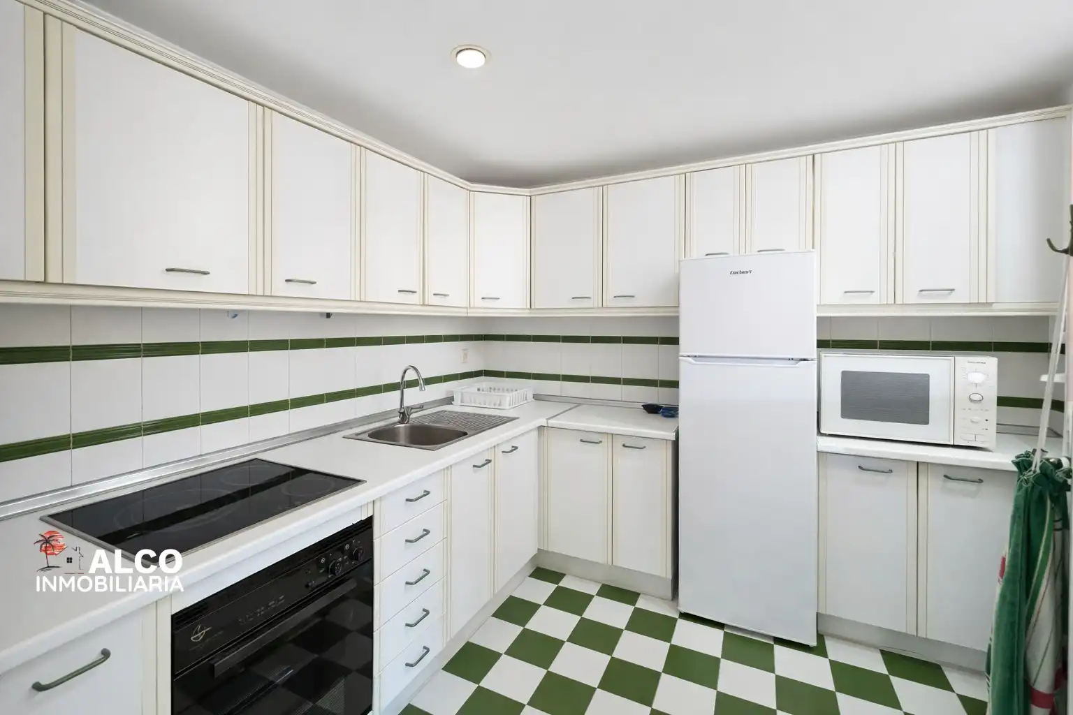 Cocina de Piso en venta en Torrox con Terraza y Piscina