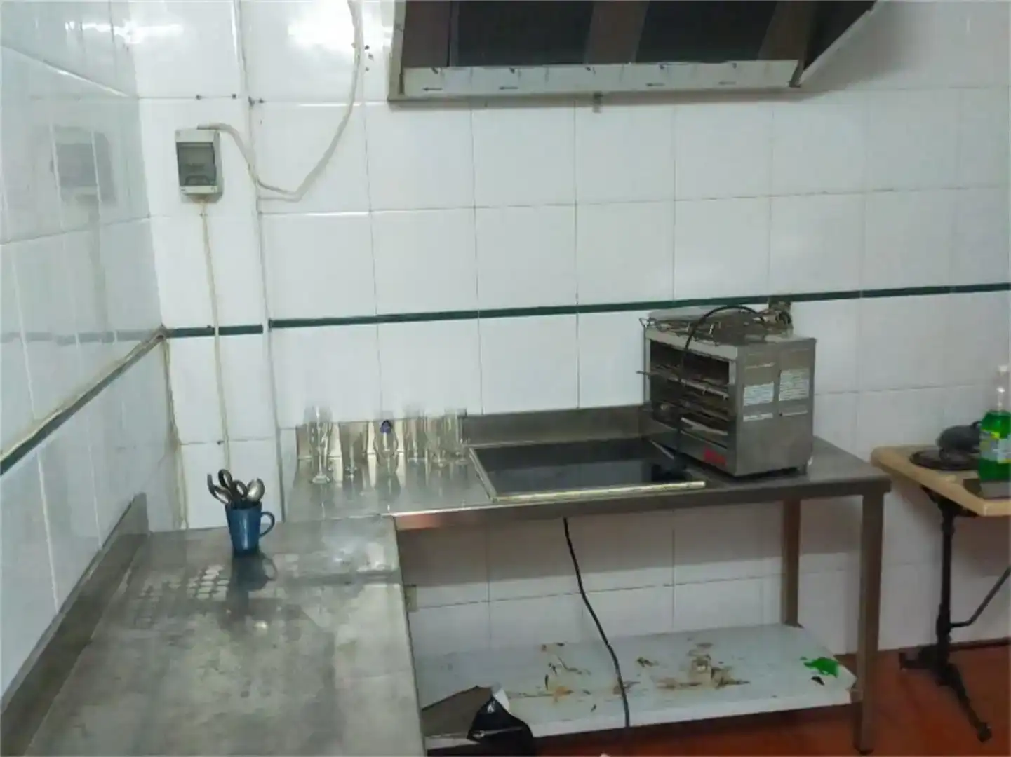 Cuina de Local en venda en Linares amb Aire condicionat i Moblat