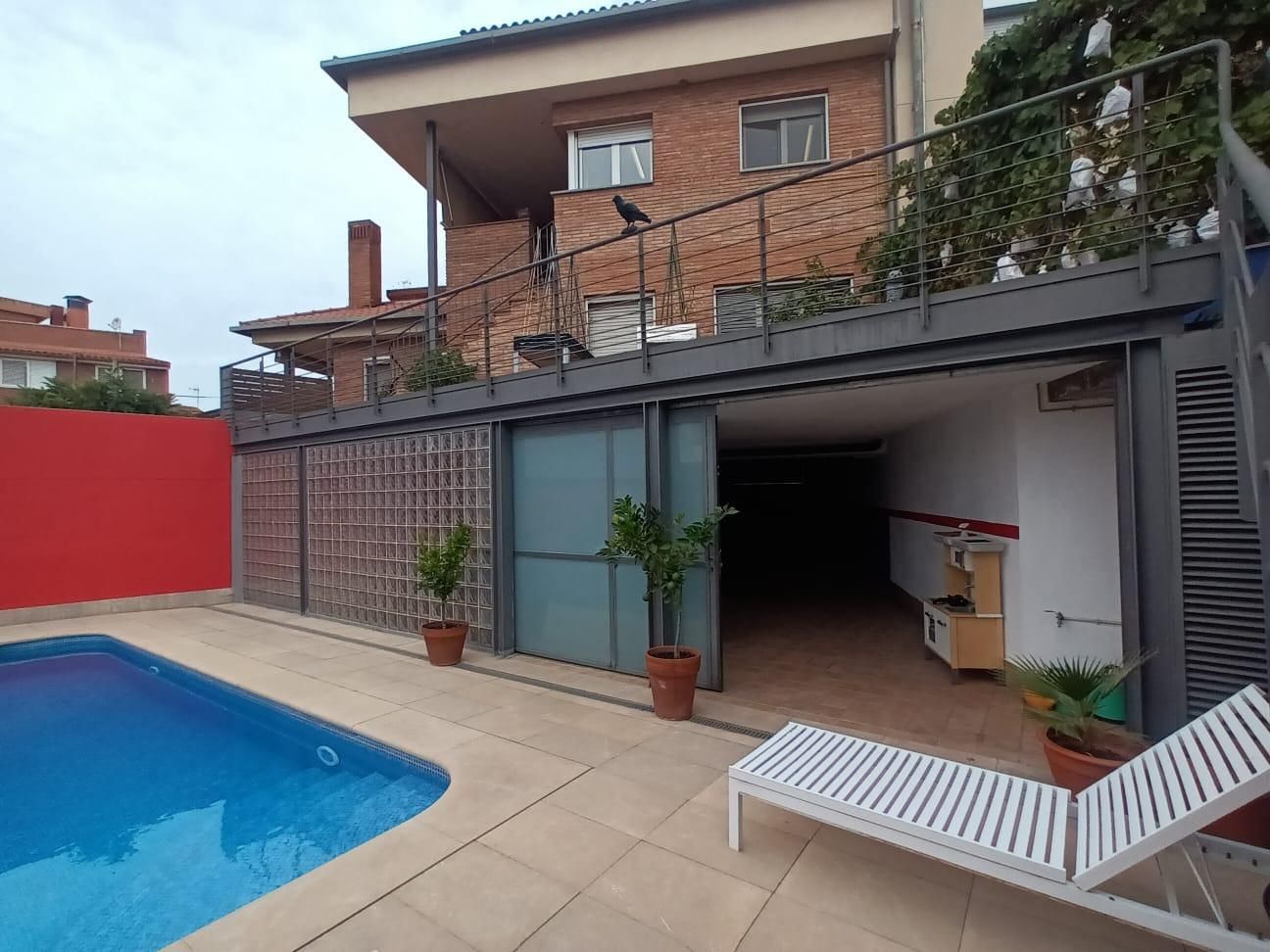 Piscina de Casa adosada en venda en Les Franqueses del Vallès amb Calefacció, Jardí privat i Terrassa
