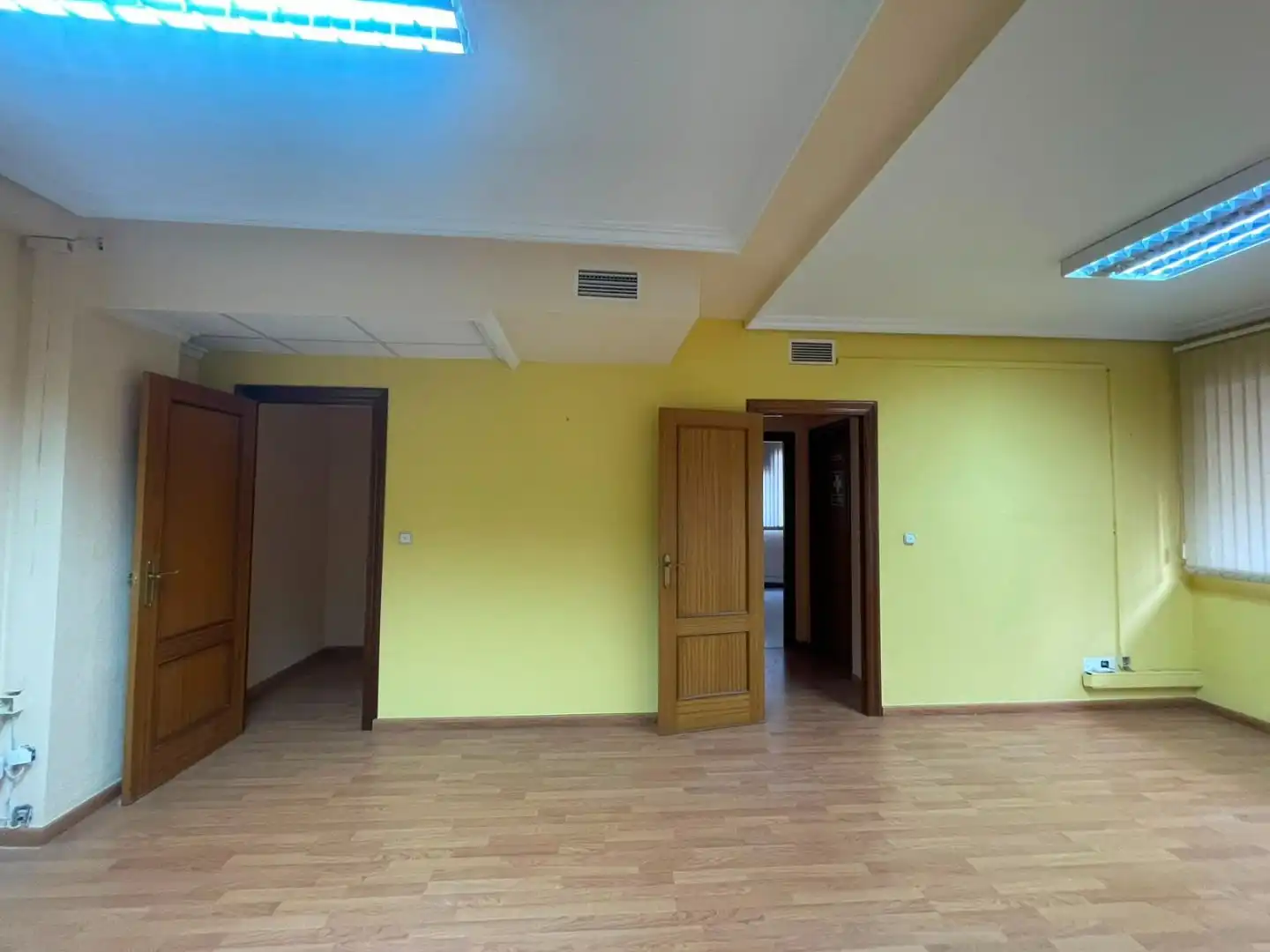 Büro zur Miete in Molina de Segura mit Klimaanlage, Terrasse und Balkon