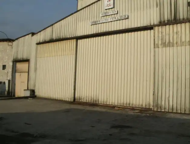 Vista exterior de Nau industrial en venda en Toral de los Vados