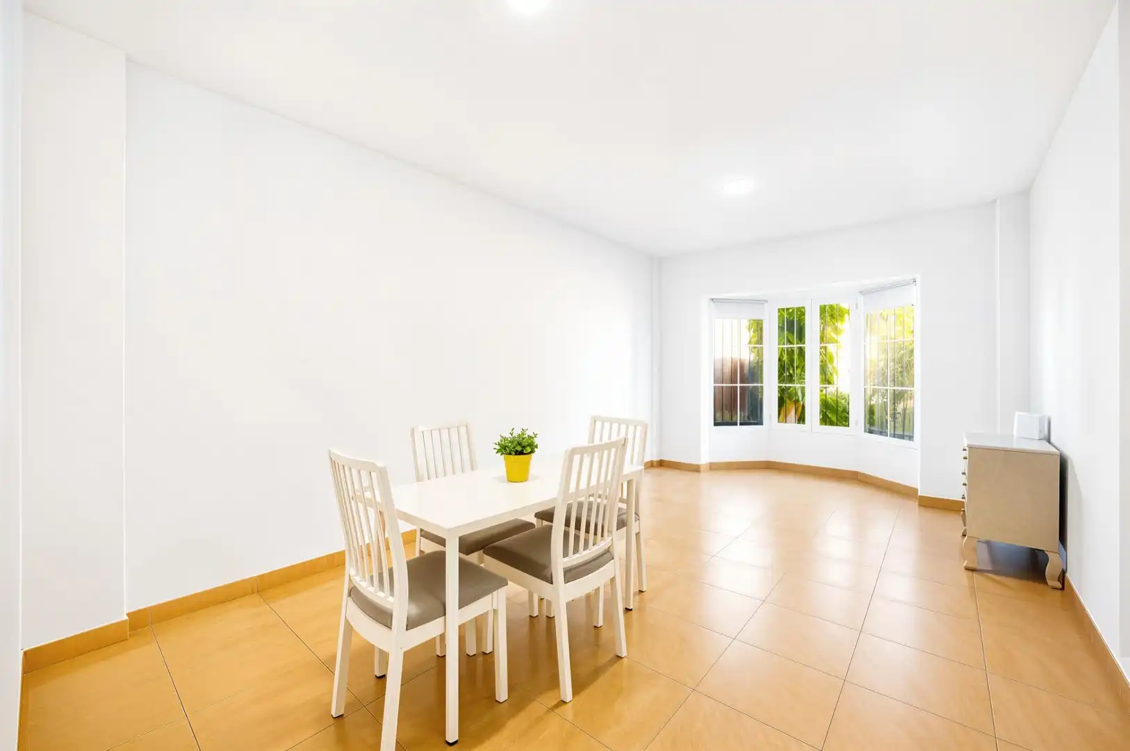 Menjador de Casa adosada en venda en Chiclana de la Frontera amb Aire condicionat, Calefacció i Terrassa