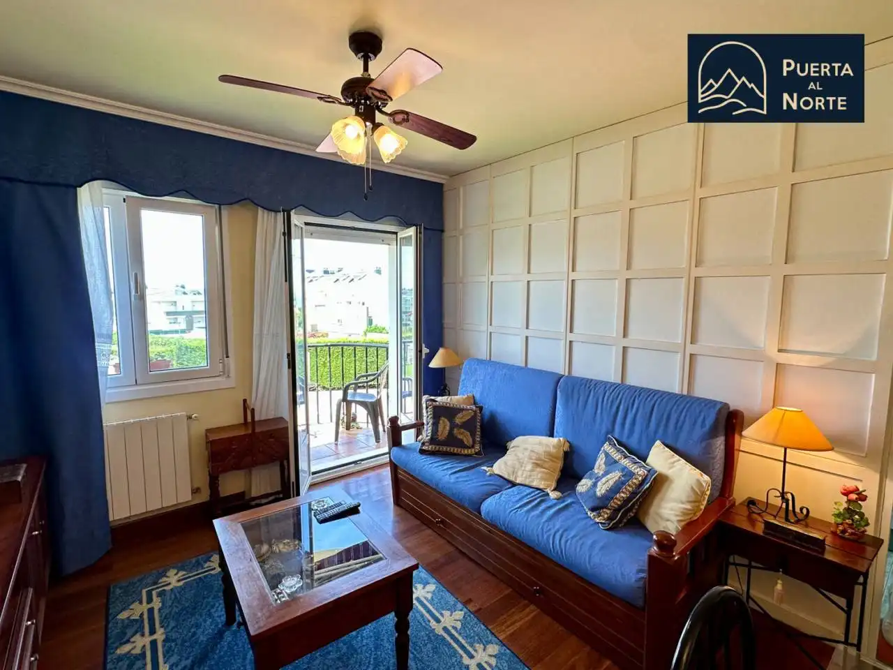 Sala de estar de Piso en venta en Suances con Calefacción, Amueblado y Balcón