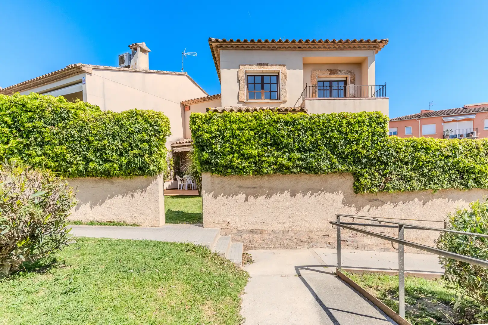 Vista exterior de Casa o xalet en venda en Palafrugell amb Aire condicionat, Jardí privat i Terrassa