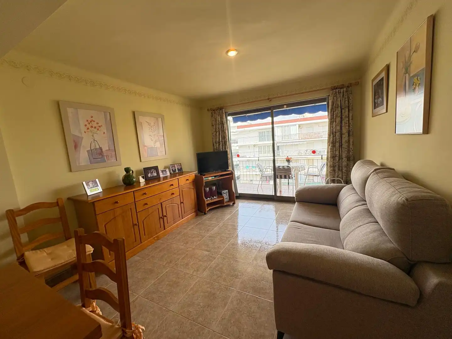 Sala d'estar de Pis en venda en Salou amb Aire condicionat, Terrassa i Moblat