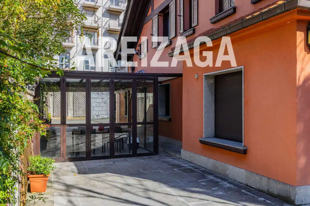 Vista exterior de Casa o xalet en venda en Donostia - San Sebastián  amb Aire condicionat, Calefacció i Terrassa