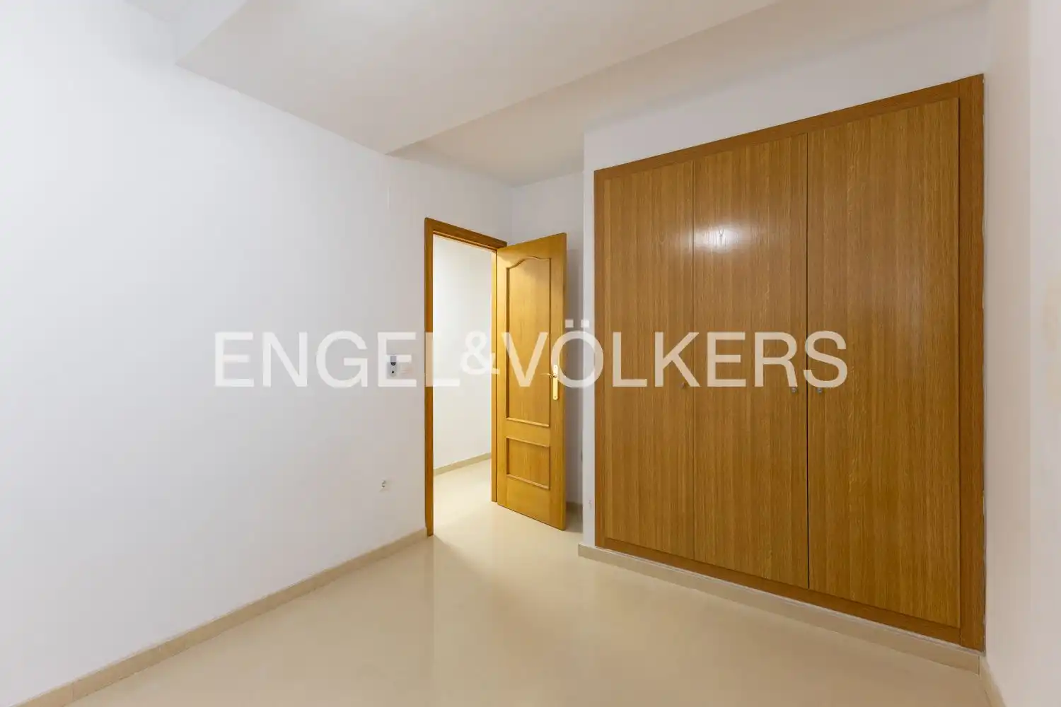 Ático de alquiler en Rafelbuñol / Rafelbunyol con Aire acondicionado, Calefacción y Jardín privado