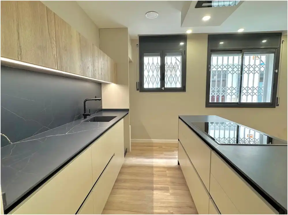 Cocina de Casa adosada en venta en Vilanova i la Geltrú con Aire acondicionado, Terraza y Horno