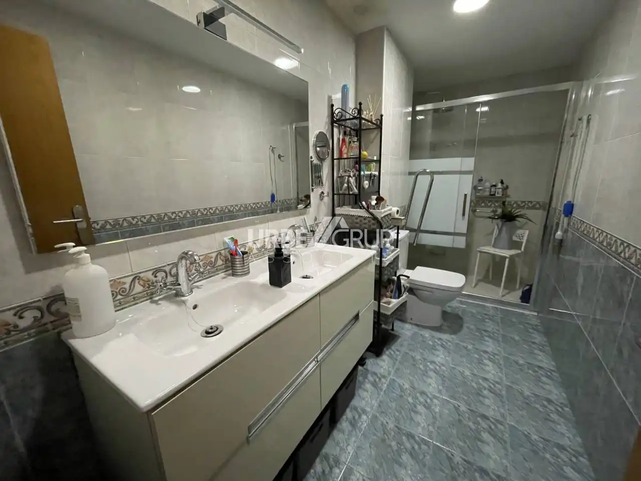 Badezimmer von Wohnung zum Verkauf in Terrassa mit Klimaanlage, Heizung und Privatgarten