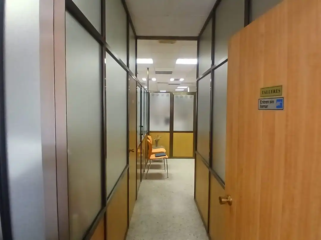 Local comercial en venta en Jacinto Benavente 7, imagen 5