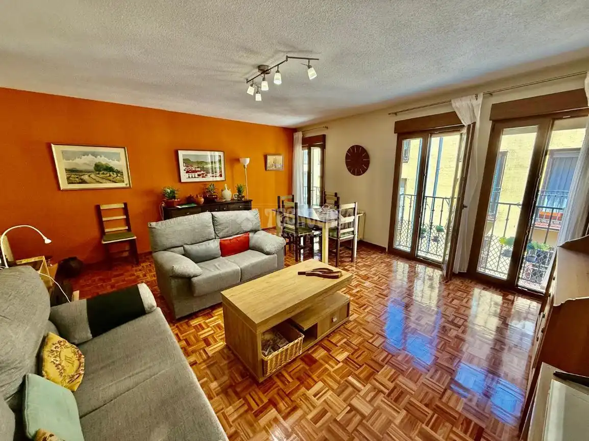 Sala de estar de Piso en venta en Ávila con Calefacción, Parquet y Trastero