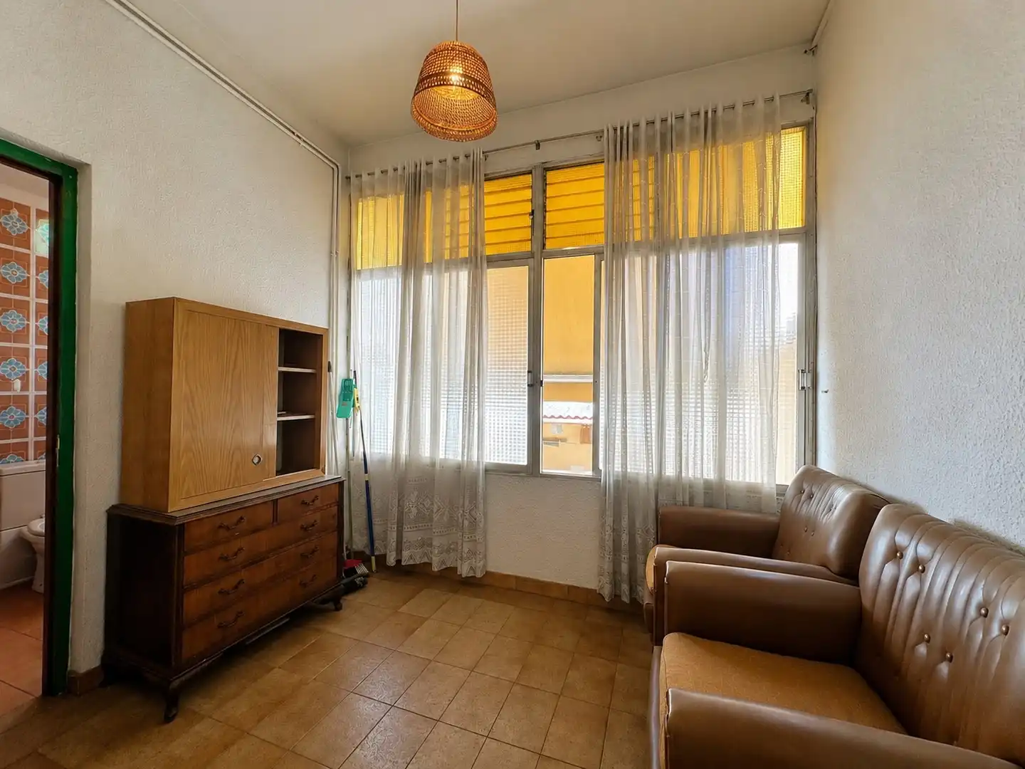 Sala d'estar de Casa o xalet en venda en Rubí amb Calefacció, Terrassa i Balcó
