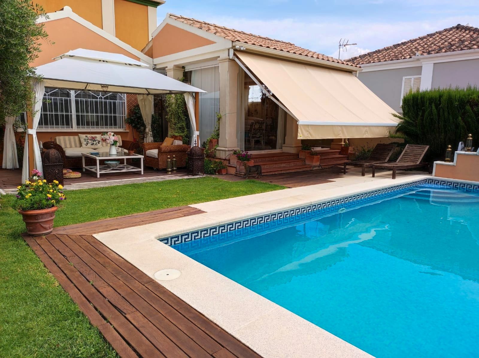 Piscina de Casa o xalet en venda en  Córdoba Capital amb Aire condicionat, Jardí privat i Terrassa