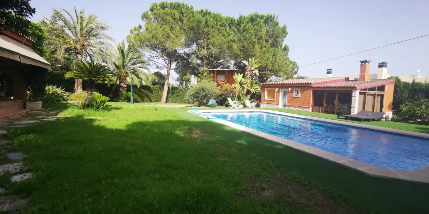Piscina de Casa o xalet en venda en Elche / Elx amb Aire condicionat, Jardí privat i Terrassa
