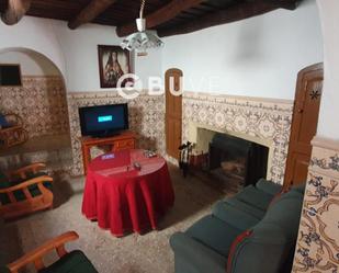 Sala d'estar de Casa o xalet en venda en Linares de la Sierra amb Terrassa
