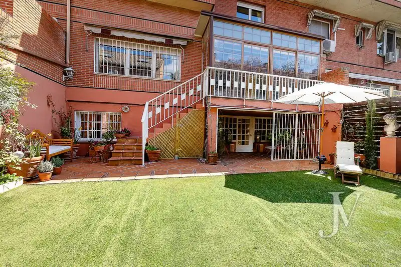 Terrassa de Casa adosada en venda en Madrid amb Calefacció, Jardí privat i Terrassa