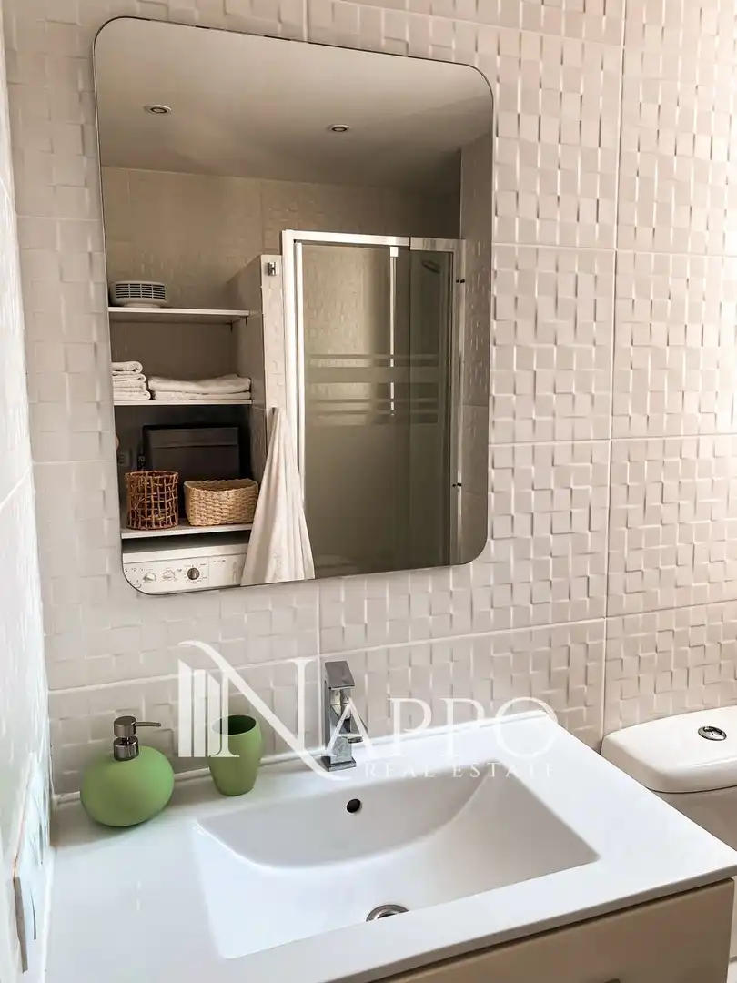 Badezimmer von Dachboden zur Miete in Calvià mit Klimaanlage, Terrasse und Möbliert