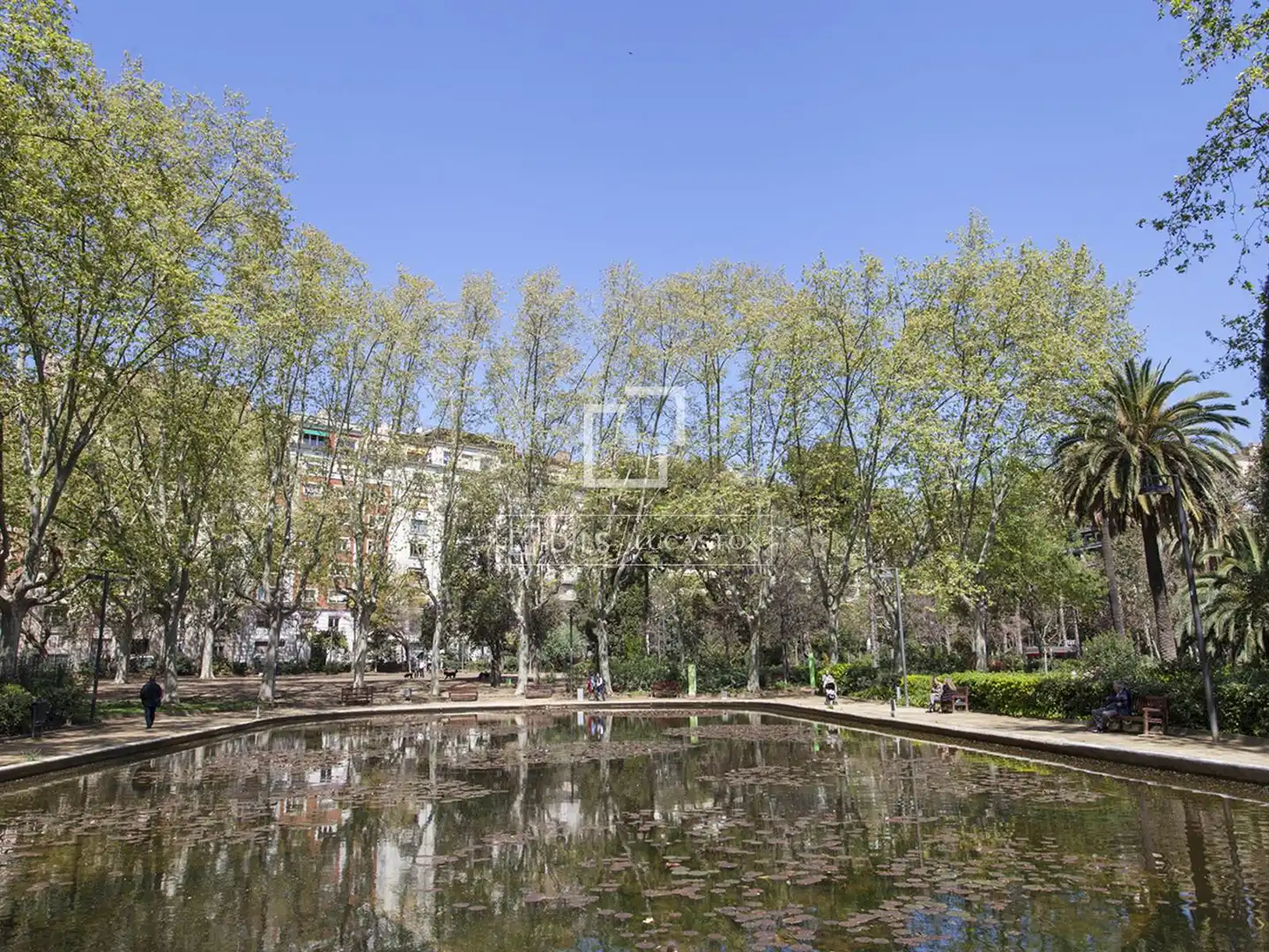 Garden of Flat for sale in Barcelona  with Air Conditioner and Heating