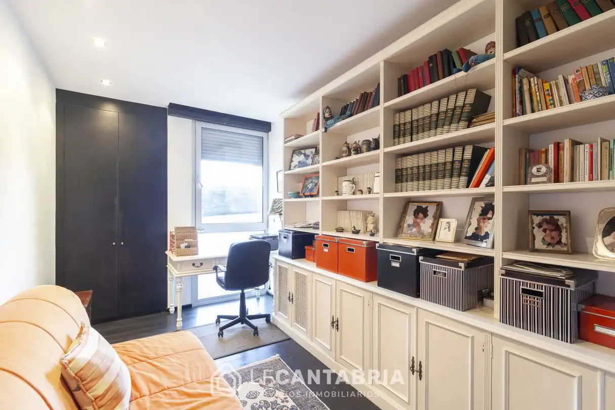 Bedroom of Flat for sale in Santander  with Heating, Private garden and Terrace