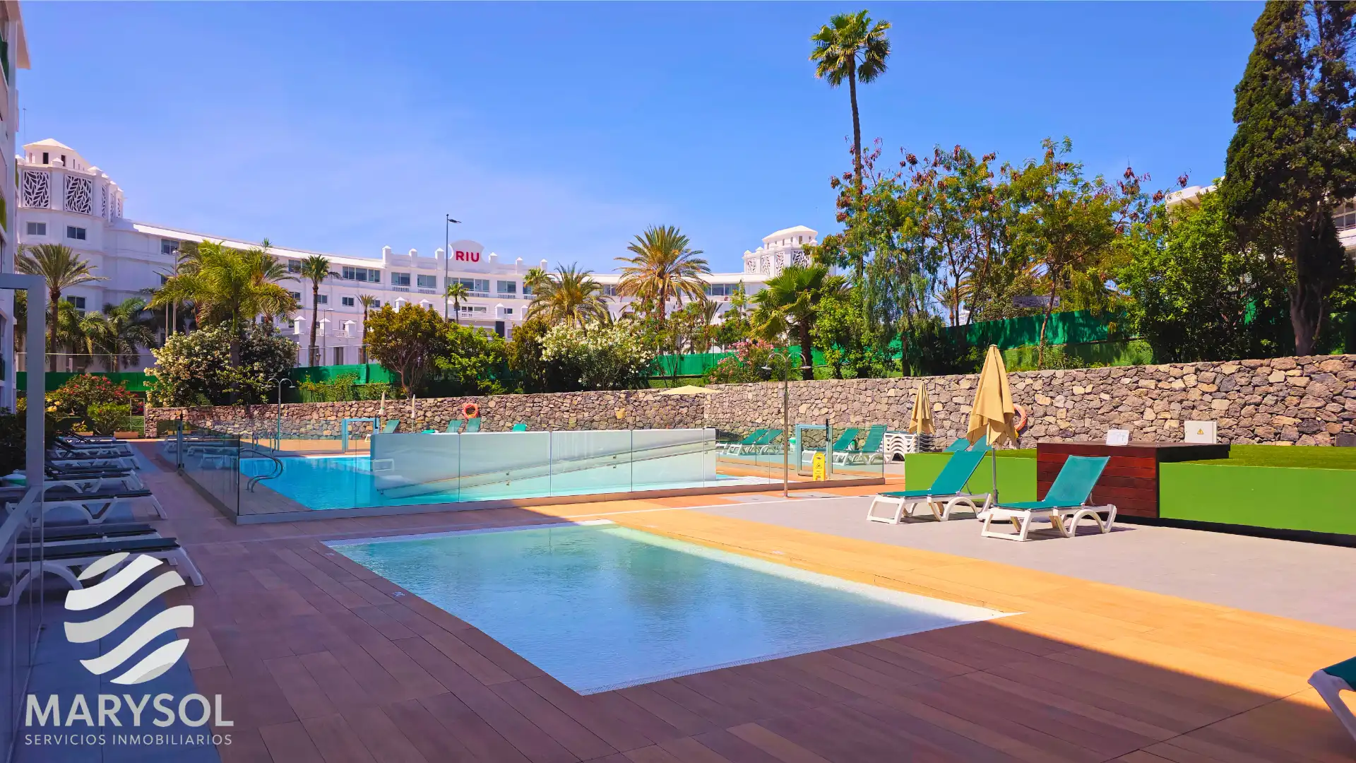 Piscina de Apartament en venda en San Bartolomé de Tirajana amb Terrassa, Moblat i Microones